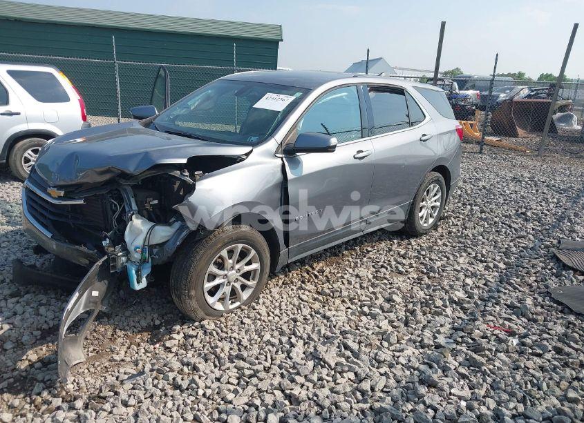 Photo 2 of 2018 Chevrolet Equinox LT (VIN 3GNAXSEV7JL122107)