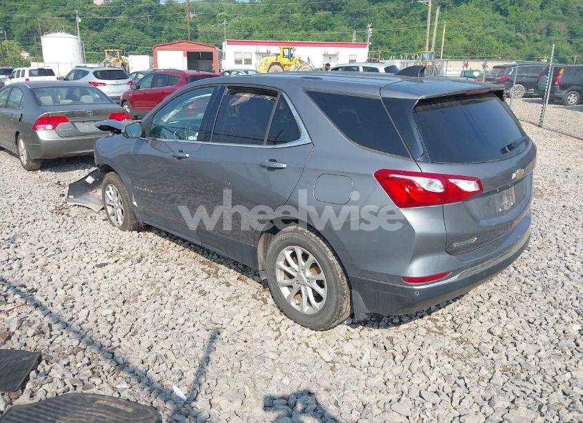 Photo 3 of 2018 Chevrolet Equinox LT (VIN 3GNAXSEV7JL122107)