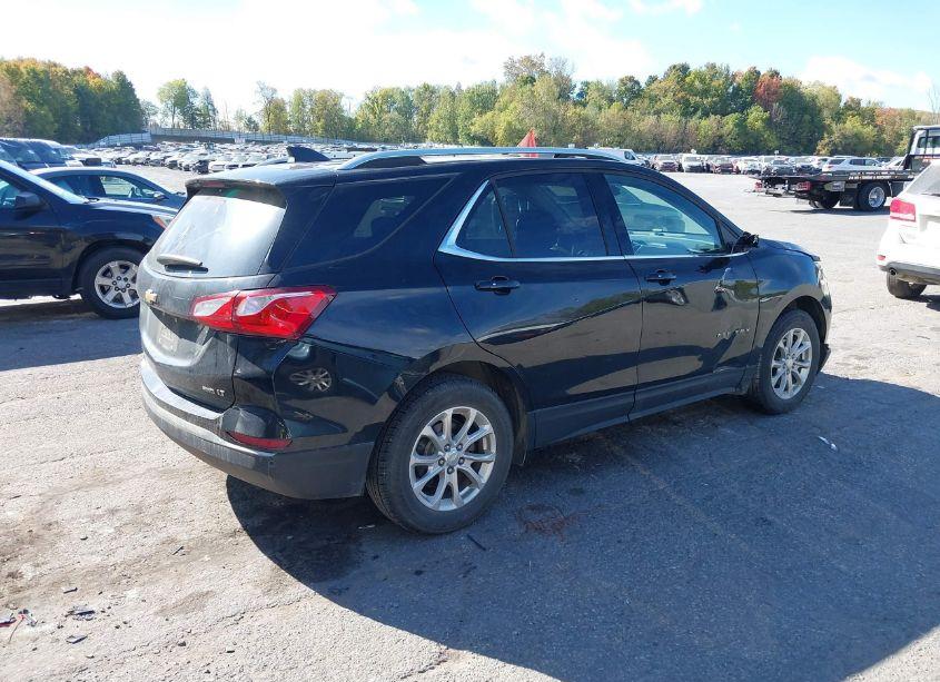 Photo 4 of 2018 Chevrolet Equinox LT (VIN 3GNAXSEV7JL306270)
