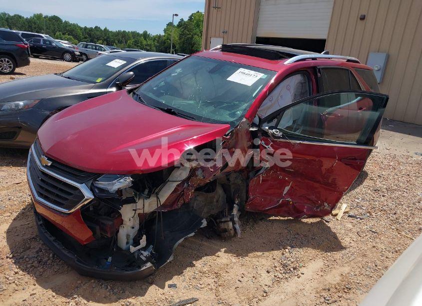 Photo 2 of 2018 Chevrolet Equinox LT (VIN 3GNAXSEV7JS501131)