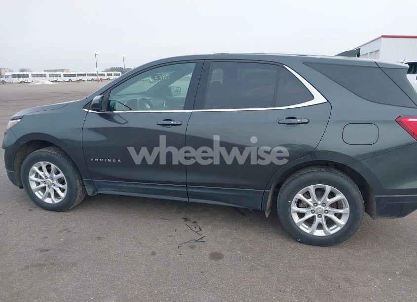 Photo 6 of 2018 Chevrolet Equinox LT (VIN 3GNAXSEV7JS541967)