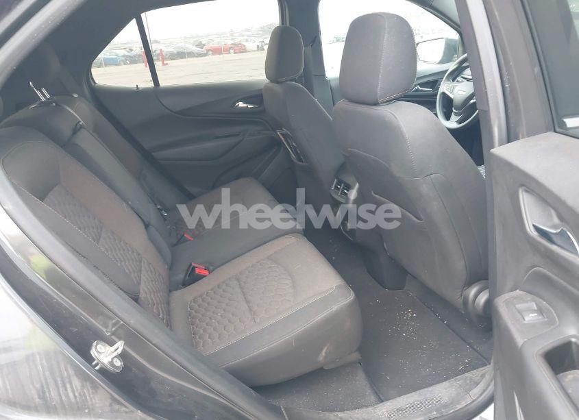 Photo 8 of 2018 Chevrolet Equinox LT (VIN 3GNAXSEV7JS541967)