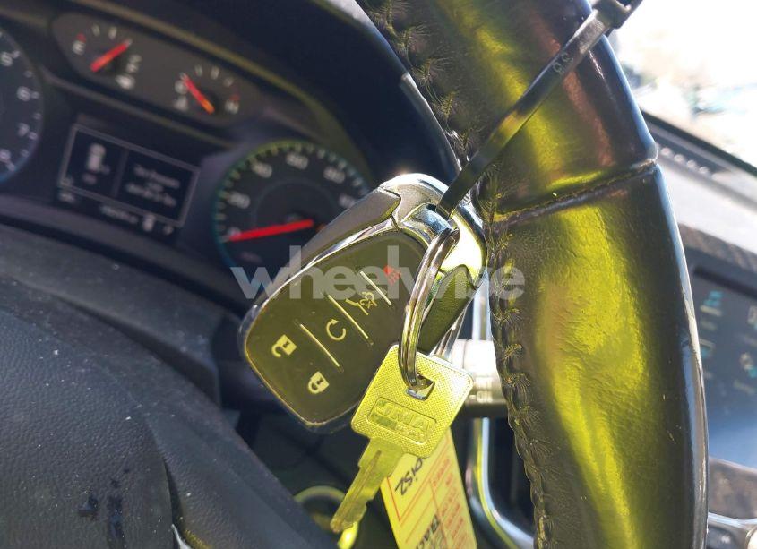 Photo 11 of 2018 Chevrolet Equinox LT (VIN 3GNAXSEV7JS601200)