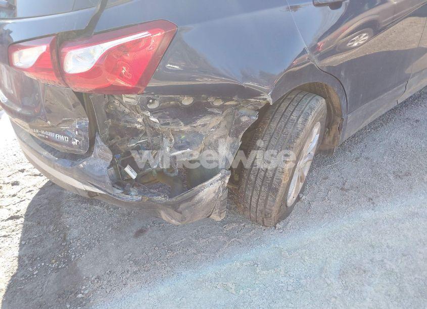 Photo 6 of 2018 Chevrolet Equinox LT (VIN 3GNAXSEV7JS601200)