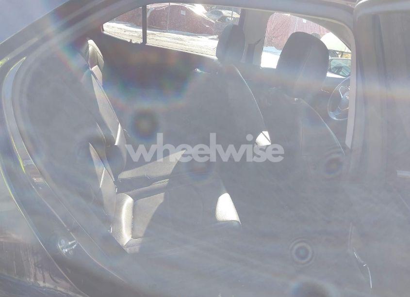 Photo 8 of 2018 Chevrolet Equinox LT (VIN 3GNAXSEV7JS601200)