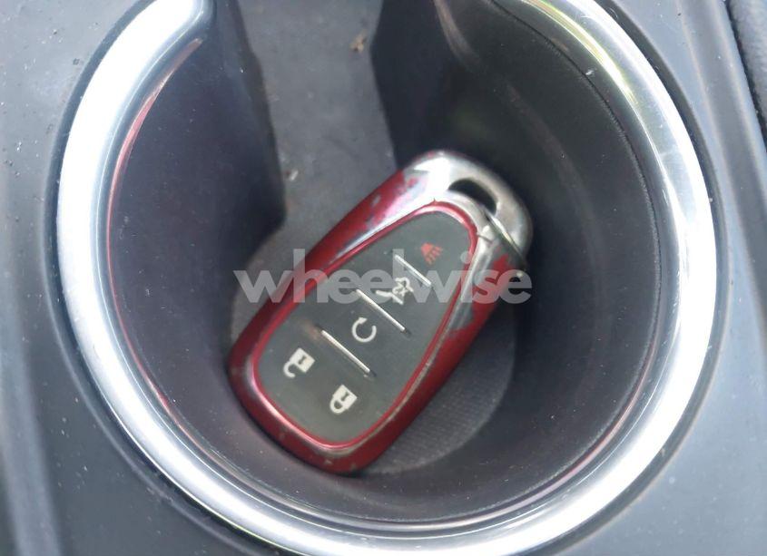 Photo 11 of 2018 Chevrolet Equinox LT (VIN 3GNAXSEV7JS610401)