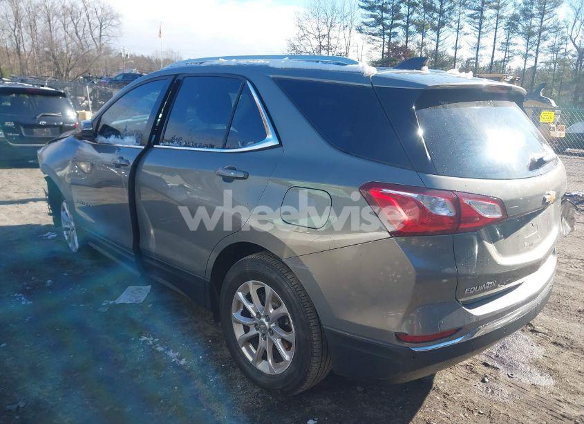 Photo 3 of 2018 Chevrolet Equinox LT (VIN 3GNAXSEV7JS610401)