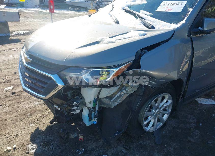 Photo 6 of 2018 Chevrolet Equinox LT (VIN 3GNAXSEV7JS610401)