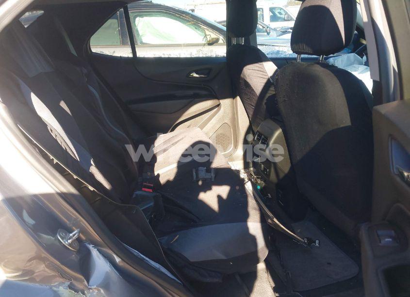 Photo 8 of 2018 Chevrolet Equinox LT (VIN 3GNAXSEV7JS610401)