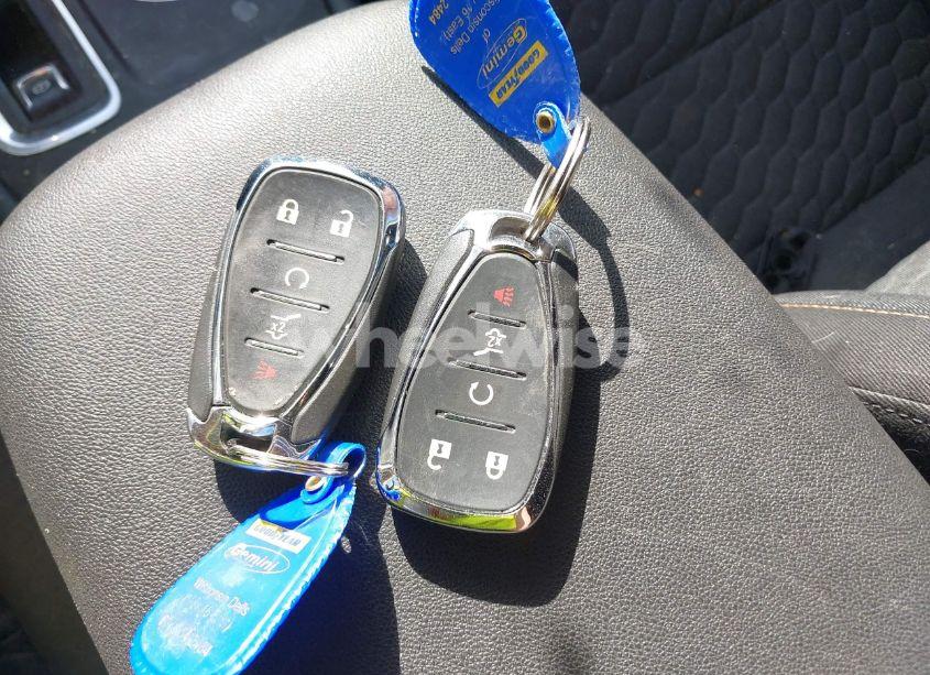 Photo 11 of 2018 Chevrolet Equinox LT (VIN 3GNAXSEV7JS647187)