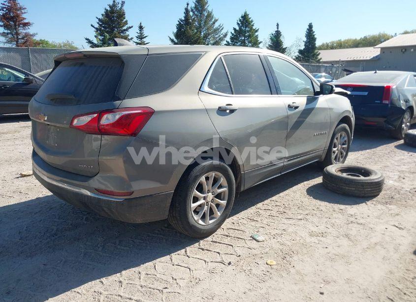 Photo 4 of 2018 Chevrolet Equinox LT (VIN 3GNAXSEV7JS647187)