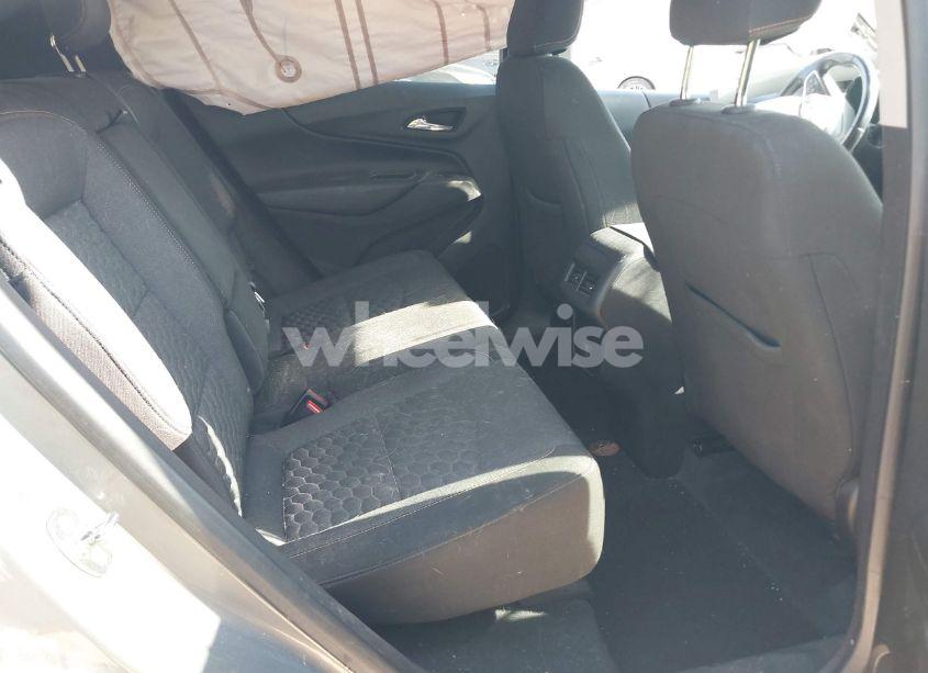 Photo 8 of 2018 Chevrolet Equinox LT (VIN 3GNAXSEV7JS647187)