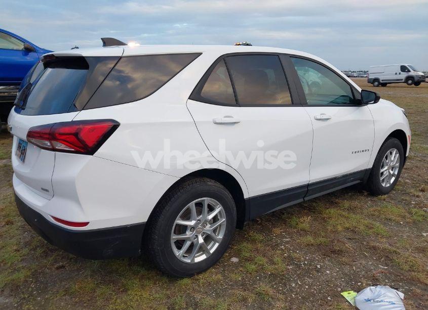 Photo 4 of 2022 Chevrolet Equinox AWD LS (VIN 3GNAXSEV7NS205936)