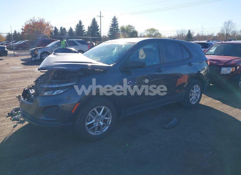 Photo 2 of 2022 Chevrolet Equinox AWD LS (VIN 3GNAXSEV7NS219321)