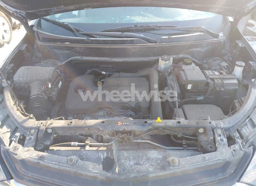 Photo 10 of 2018 Chevrolet Equinox LT (VIN 3GNAXSEV8JS558518)