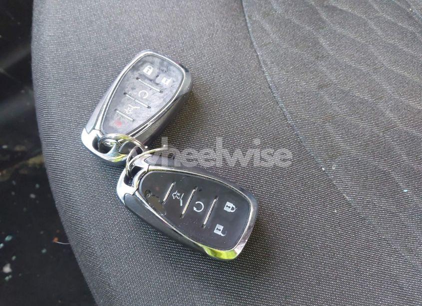 Photo 11 of 2018 Chevrolet Equinox LT (VIN 3GNAXSEV8JS558518)