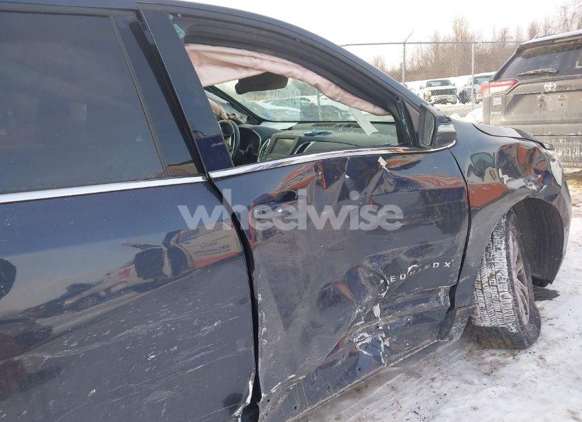 Photo 6 of 2018 Chevrolet Equinox LT (VIN 3GNAXSEV8JS558518)