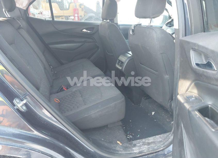 Photo 8 of 2018 Chevrolet Equinox LT (VIN 3GNAXSEV8JS558518)