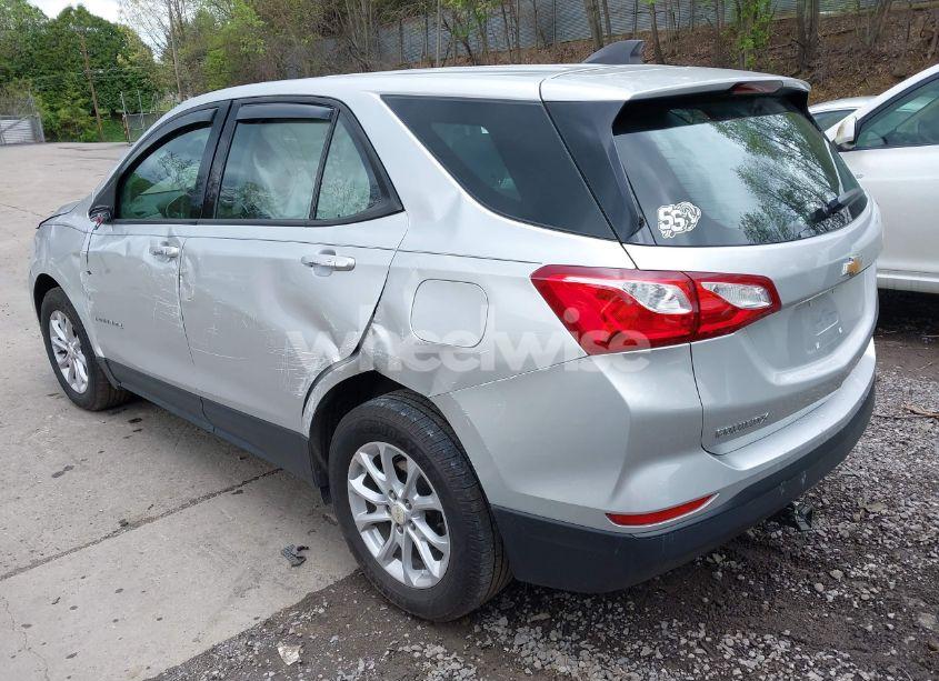 Photo 3 of 2019 Chevrolet Equinox LS (VIN 3GNAXSEV8KS632733)