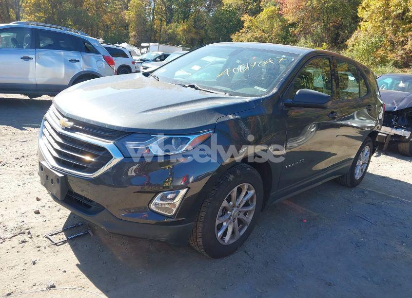 Photo 2 of 2019 Chevrolet Equinox LS (VIN 3GNAXSEV8KS660399)