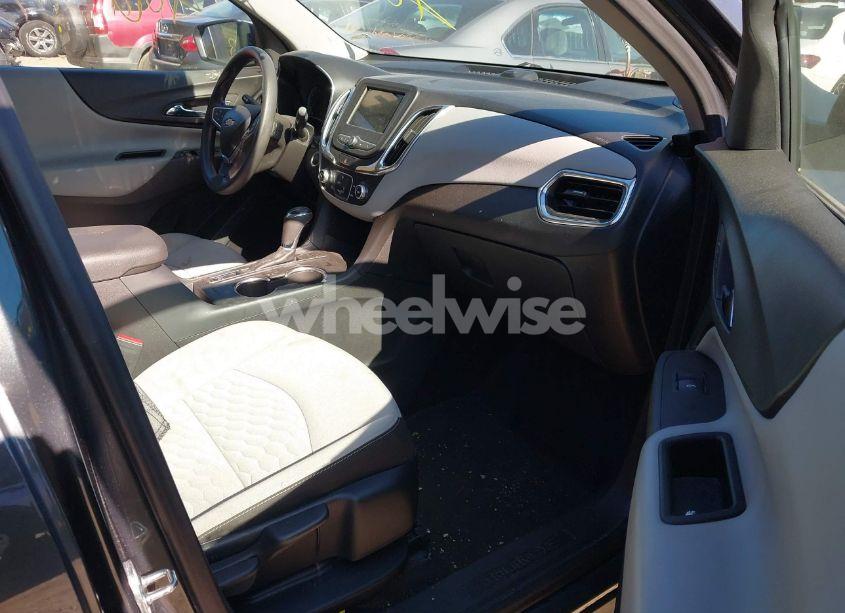 Photo 5 of 2019 Chevrolet Equinox LS (VIN 3GNAXSEV8KS660399)