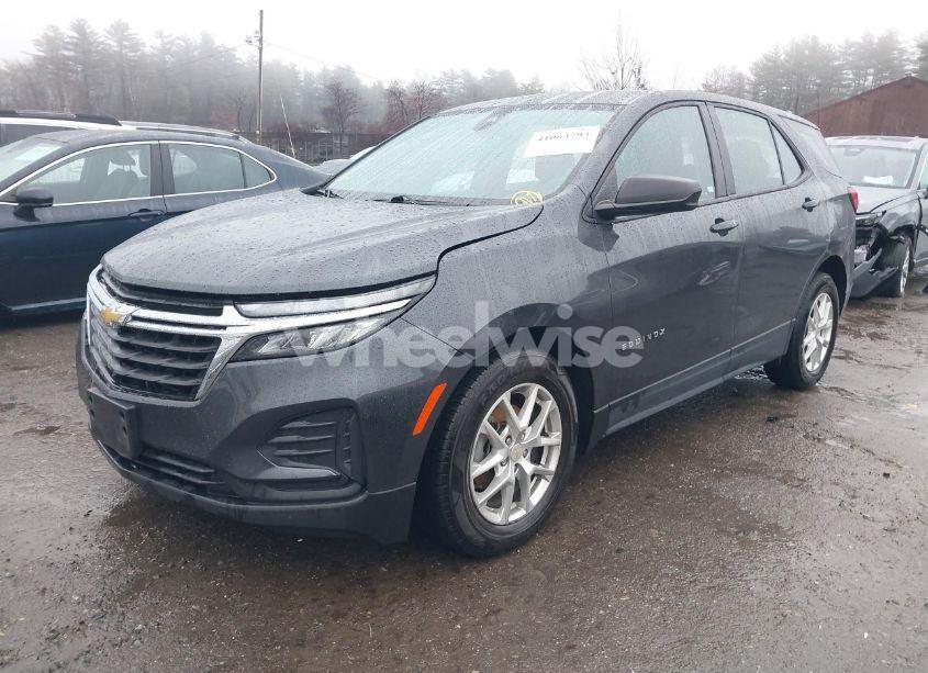 Photo 2 of 2022 Chevrolet Equinox AWD LS (VIN 3GNAXSEV8NS206755)