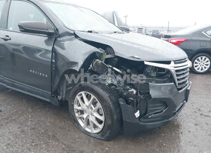 Photo 6 of 2022 Chevrolet Equinox AWD LS (VIN 3GNAXSEV8NS206755)