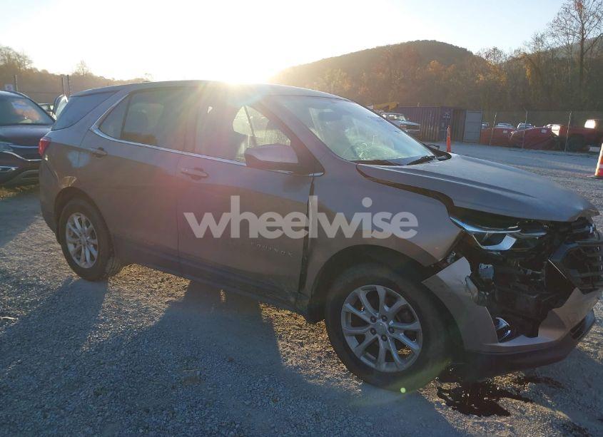 2018 Chevrolet Equinox LT (VIN 3GNAXSEV9JL376515) main photo