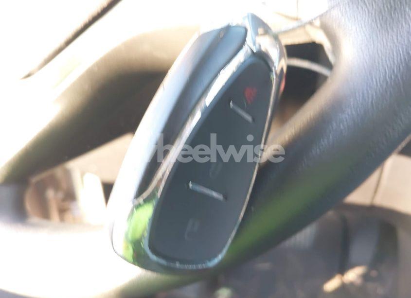 Photo 11 of 2018 Chevrolet Equinox LT (VIN 3GNAXSEV9JL376515)