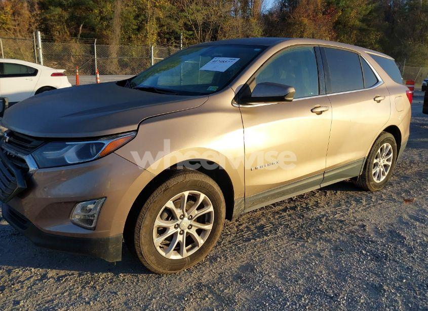 Photo 2 of 2018 Chevrolet Equinox LT (VIN 3GNAXSEV9JL376515)
