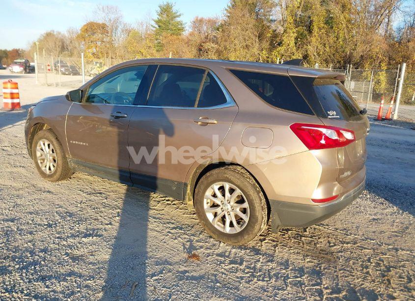 Photo 3 of 2018 Chevrolet Equinox LT (VIN 3GNAXSEV9JL376515)