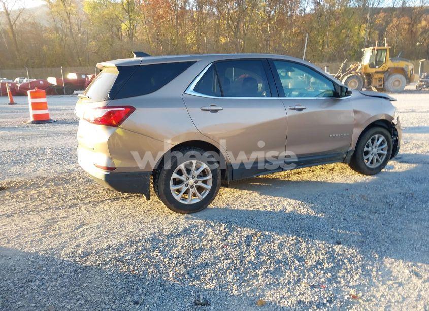 Photo 4 of 2018 Chevrolet Equinox LT (VIN 3GNAXSEV9JL376515)