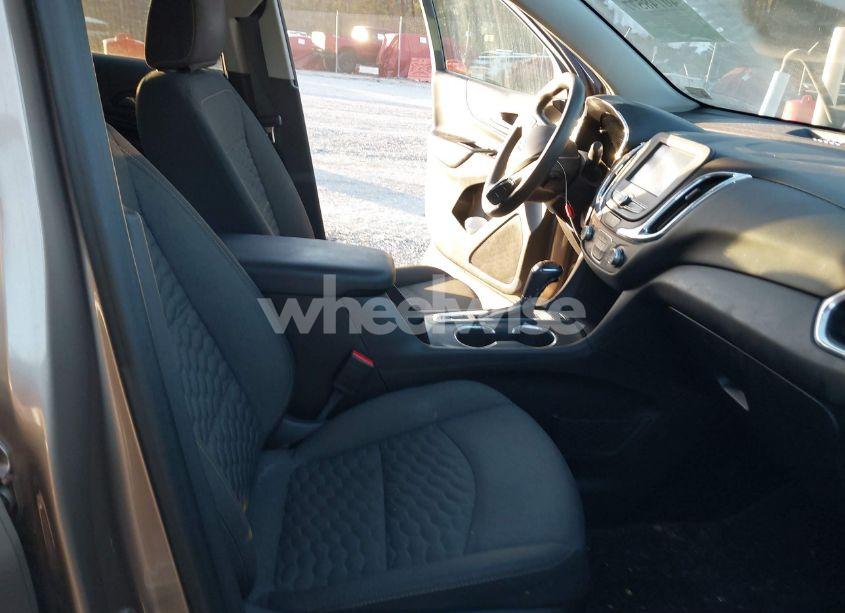 Photo 5 of 2018 Chevrolet Equinox LT (VIN 3GNAXSEV9JL376515)