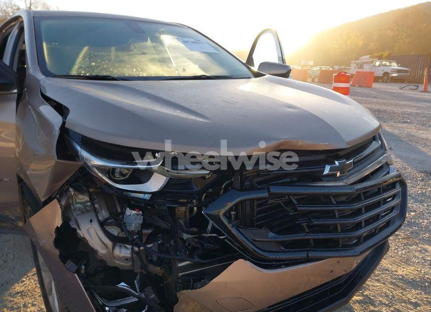 Photo 6 of 2018 Chevrolet Equinox LT (VIN 3GNAXSEV9JL376515)