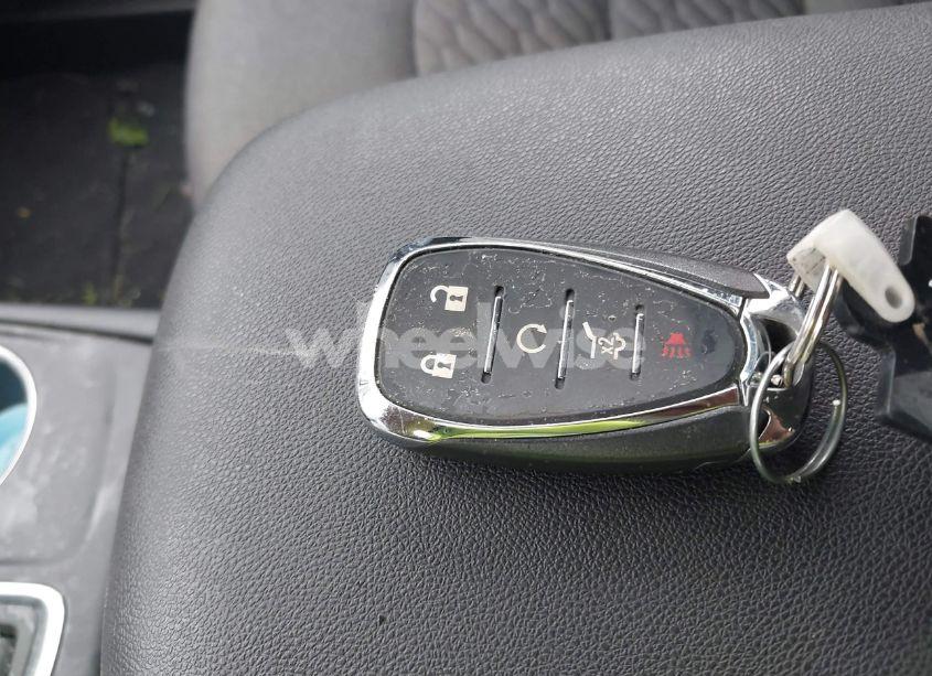 Photo 11 of 2018 Chevrolet Equinox LT (VIN 3GNAXSEV9JS632951)