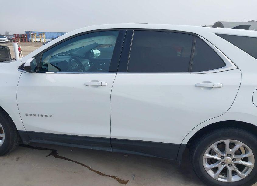 Photo 15 of 2018 Chevrolet Equinox LT (VIN 3GNAXSEV9JS633503)