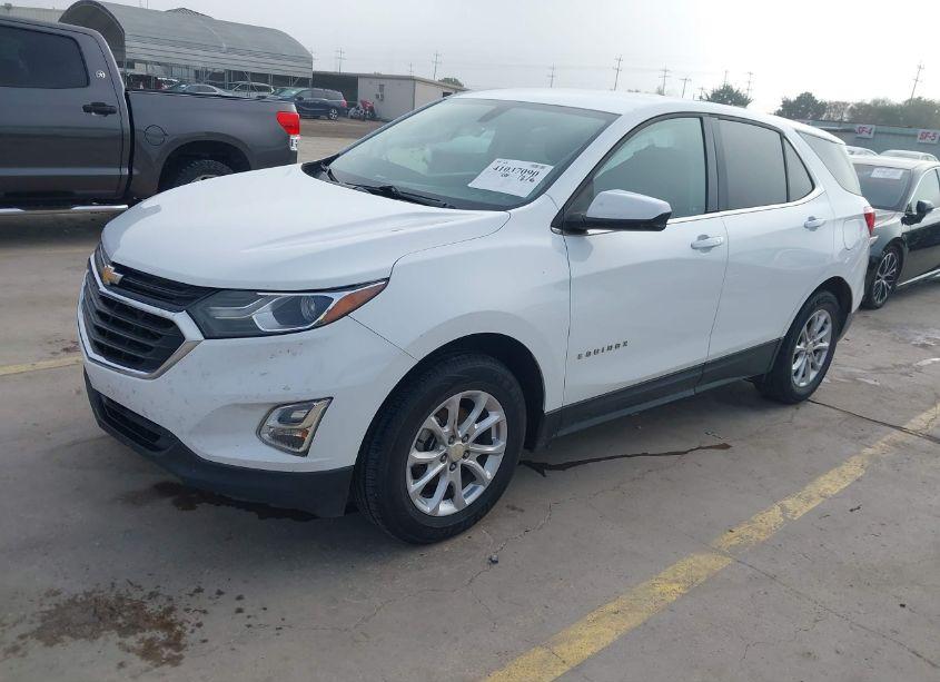 Photo 2 of 2018 Chevrolet Equinox LT (VIN 3GNAXSEV9JS633503)