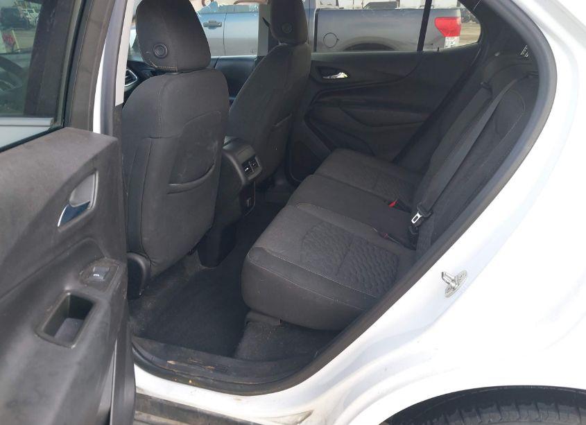 Photo 8 of 2018 Chevrolet Equinox LT (VIN 3GNAXSEV9JS633503)