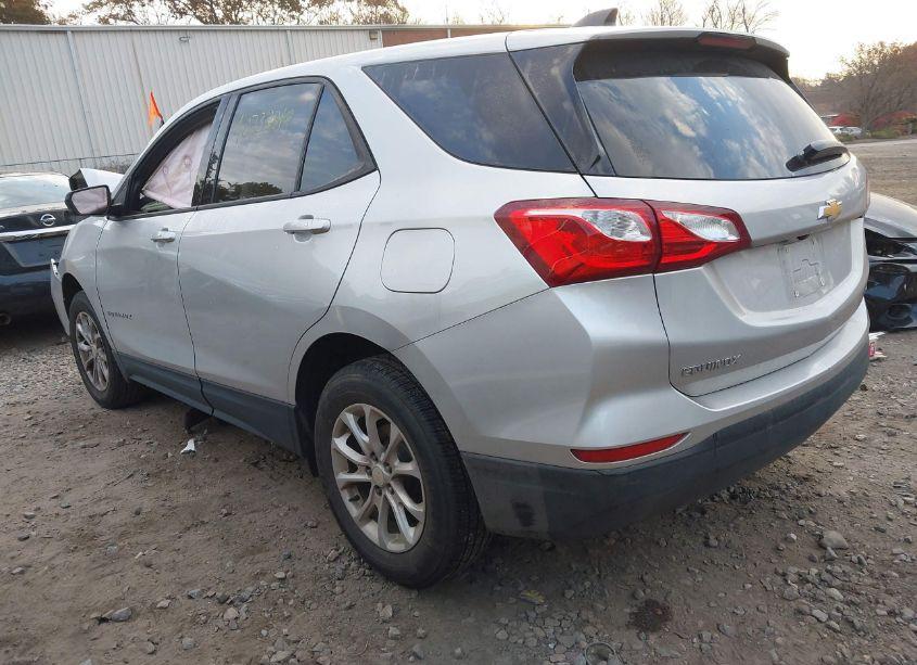 Photo 3 of 2019 Chevrolet Equinox LS (VIN 3GNAXSEV9KS580013)