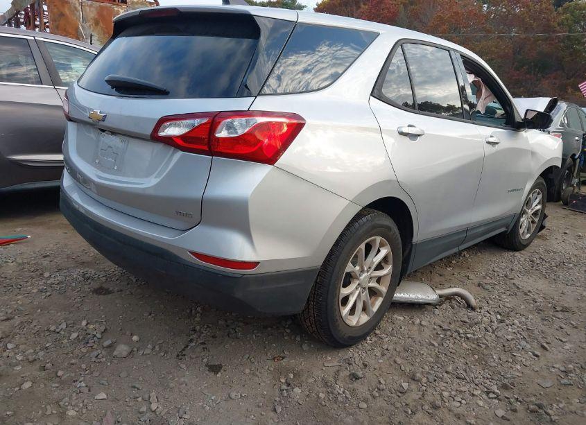 Photo 4 of 2019 Chevrolet Equinox LS (VIN 3GNAXSEV9KS580013)