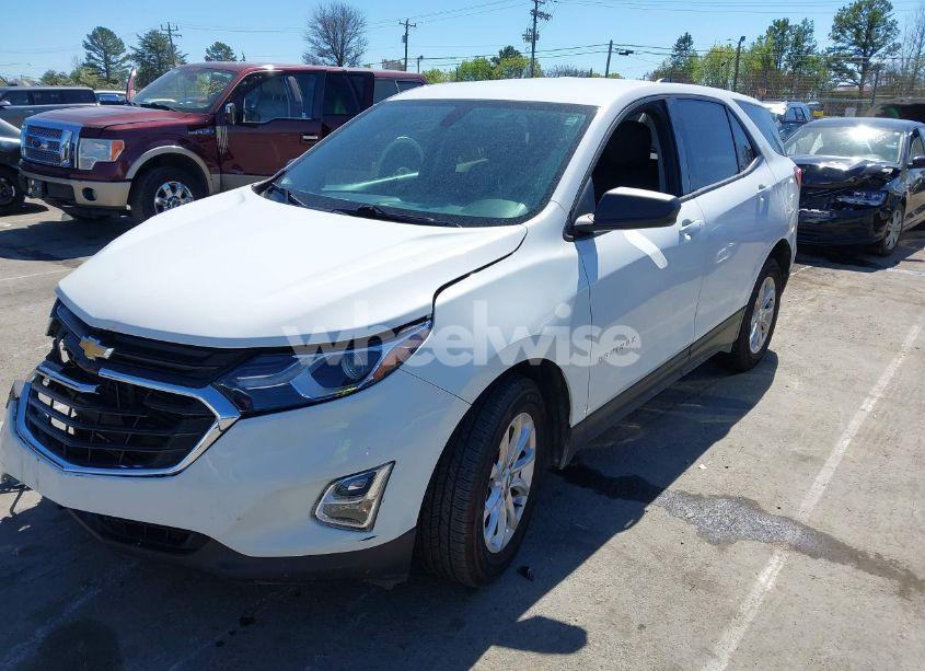 Photo 2 of 2019 Chevrolet Equinox LS (VIN 3GNAXSEV9KS628996)