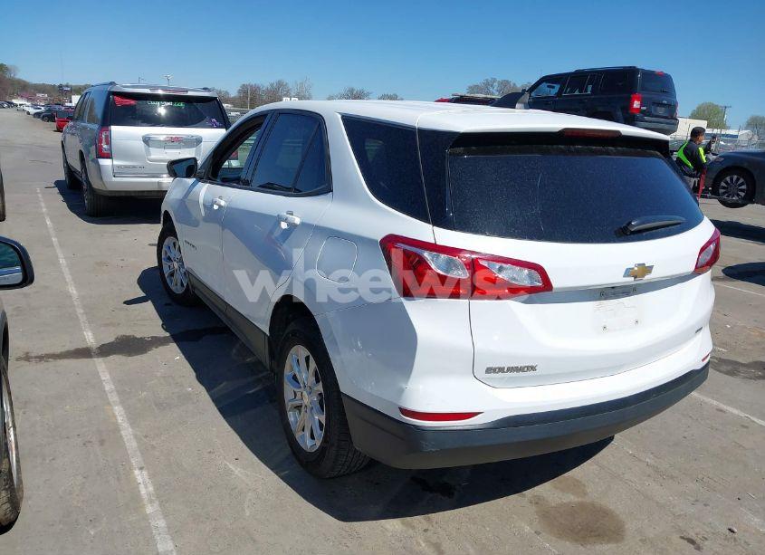 Photo 3 of 2019 Chevrolet Equinox LS (VIN 3GNAXSEV9KS628996)