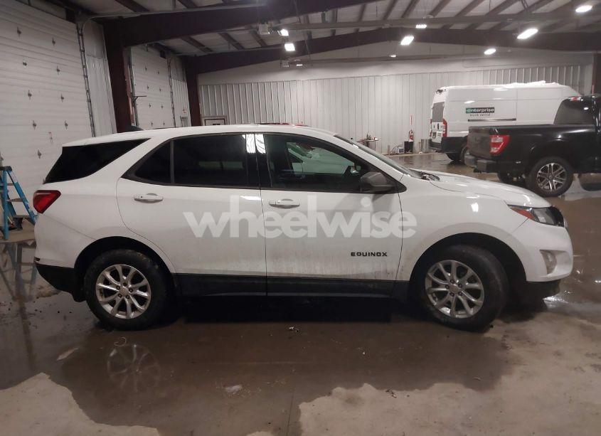 Photo 13 of 2019 Chevrolet Equinox LS (VIN 3GNAXSEV9KS634829)