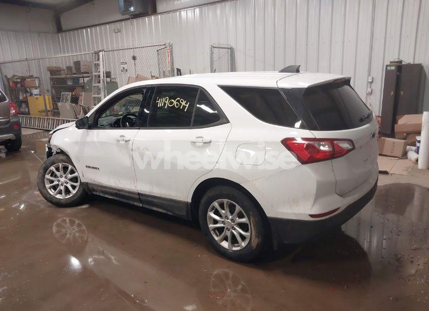 Photo 14 of 2019 Chevrolet Equinox LS (VIN 3GNAXSEV9KS634829)