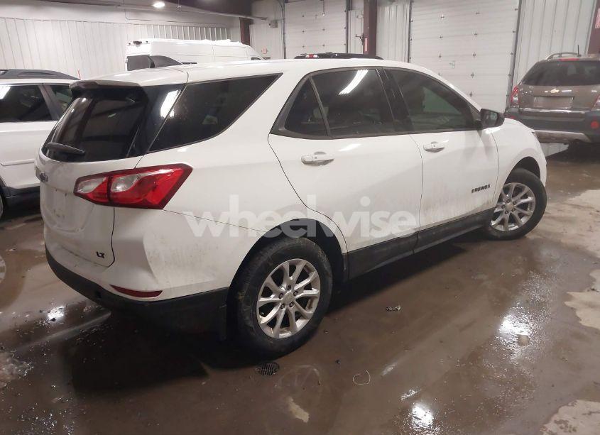 Photo 4 of 2019 Chevrolet Equinox LS (VIN 3GNAXSEV9KS634829)