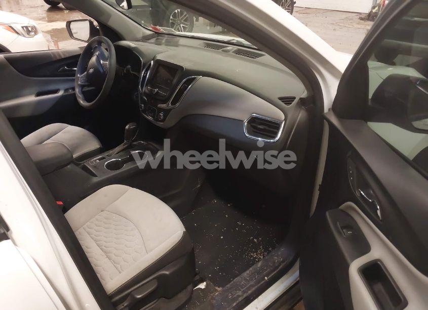 Photo 5 of 2019 Chevrolet Equinox LS (VIN 3GNAXSEV9KS634829)