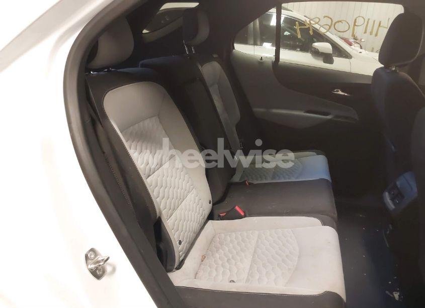 Photo 8 of 2019 Chevrolet Equinox LS (VIN 3GNAXSEV9KS634829)