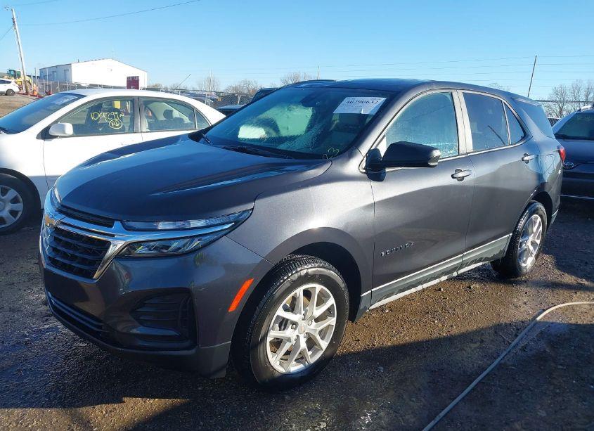 Photo 2 of 2022 Chevrolet Equinox AWD LS (VIN 3GNAXSEV9NS246715)