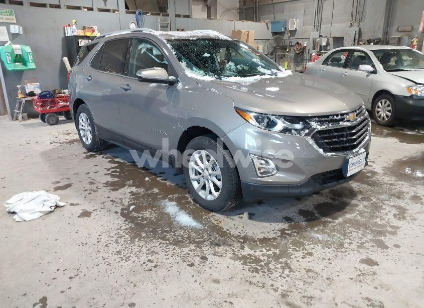 2018 Chevrolet Equinox LT (VIN 3GNAXSEVXJL104863) main photo