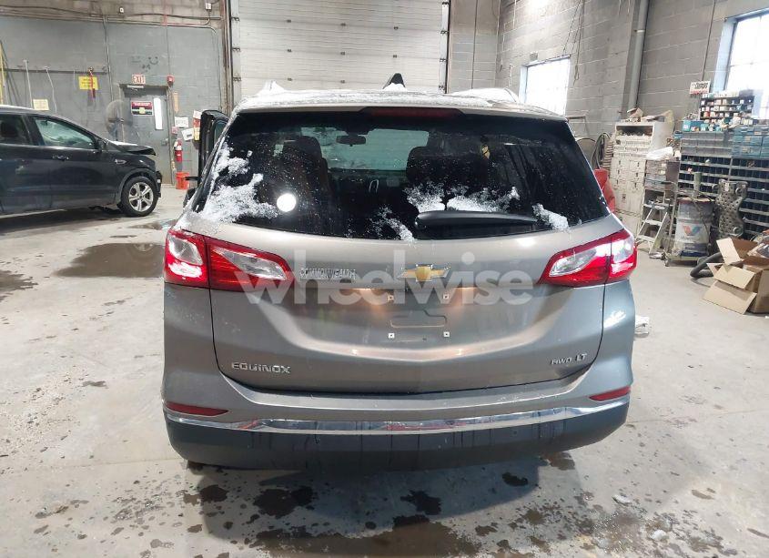 Photo 16 of 2018 Chevrolet Equinox LT (VIN 3GNAXSEVXJL104863)